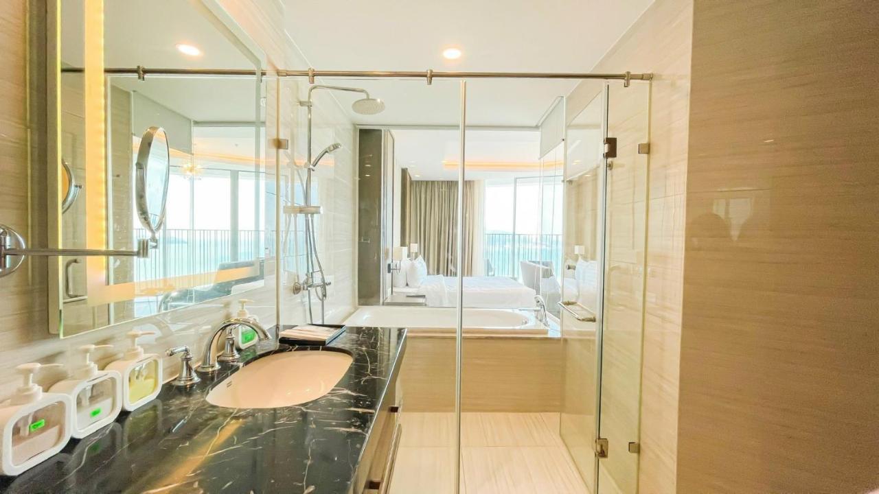 Panorama Luxury Sea View Apartment Нячанг Екстер'єр фото